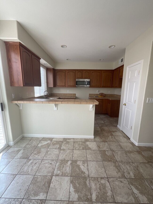 Foto del edificio - 6642 Panther Creek