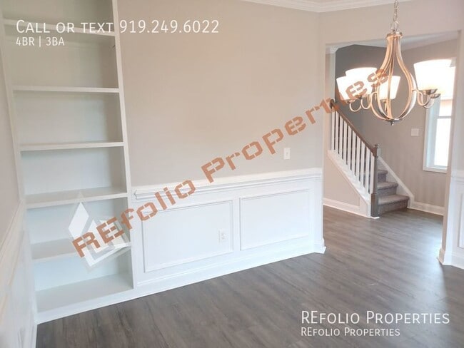 Building Photo - Beautiful 4 Bedroom 2.5 Bath Home with Pri...