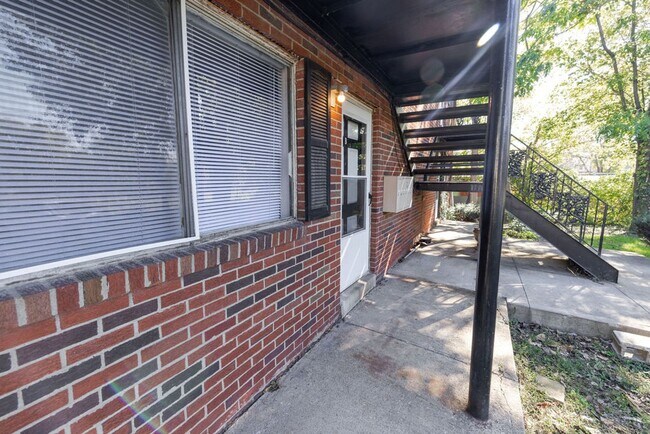 Building Photo - 45 W Neff Ave