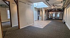 Foto del edificio - 30 N Main St