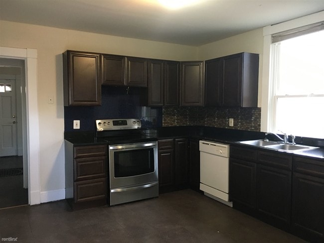 Building Photo - 4 br, 2 bath House - 8811 Maple Ave