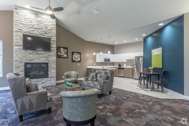 Building Photo - Clearbrooke