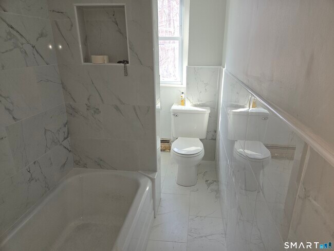 Foto del edificio - 126 Sherman Ave