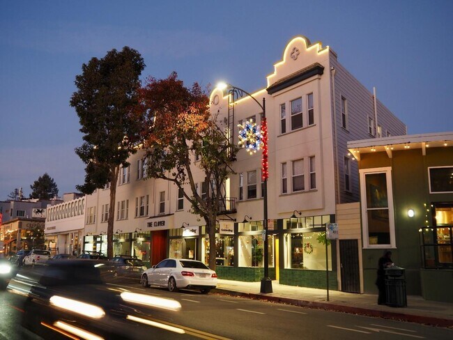 Foto del edificio - 5530 College Ave