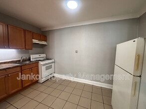 Building Photo - 9453 S Loomis St