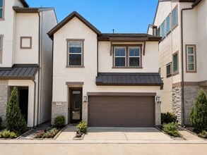 Building Photo - 817 Kamano Ave