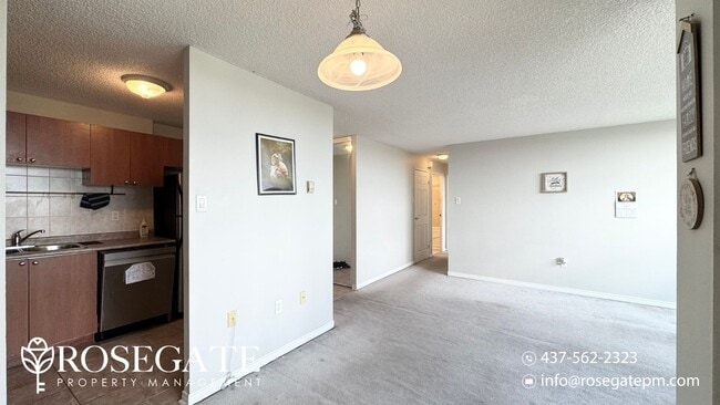 Building Photo - Newly Renovated 2-Bedroom, 1-Bath Condo in...