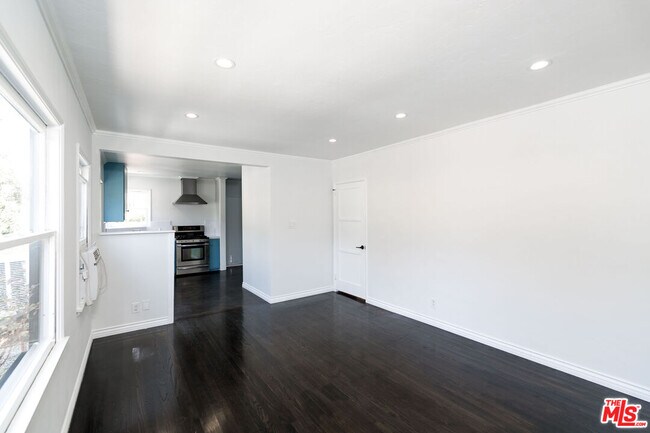 Foto del edificio - 6080 Meridian St