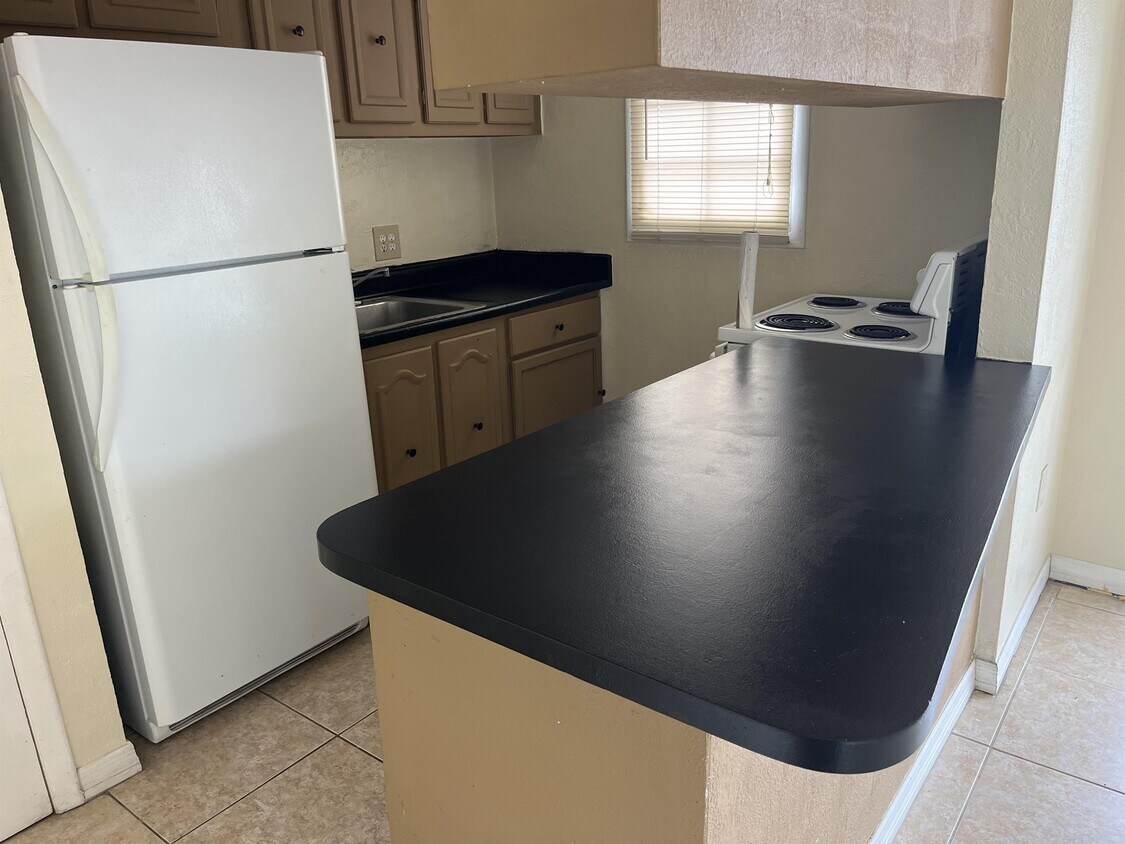 2793 L B McLeod Rd, Orlando, FL 32805 Townhome Rentals in Orlando FL