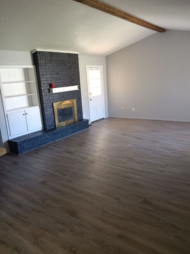 Photo - 9914 Larkspur Ln House