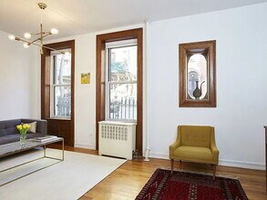 Building Photo - 210 E 17th St