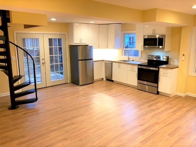 Sala de estar con cocina abierta - 3707 Lawrence Ave