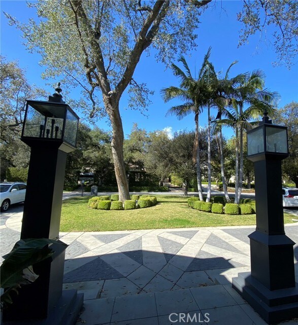 Foto del edificio - 1026 Singing Wood Dr