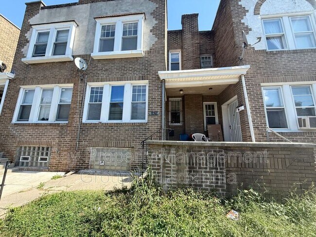 Foto del edificio - 5929 N Lawrence St