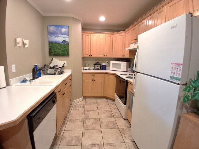 Building Photo - 1525 N 550 W