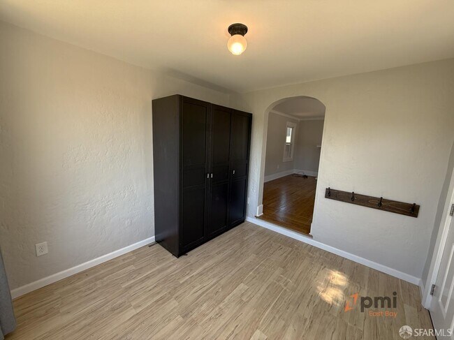Foto del edificio - 1435 Cedar St