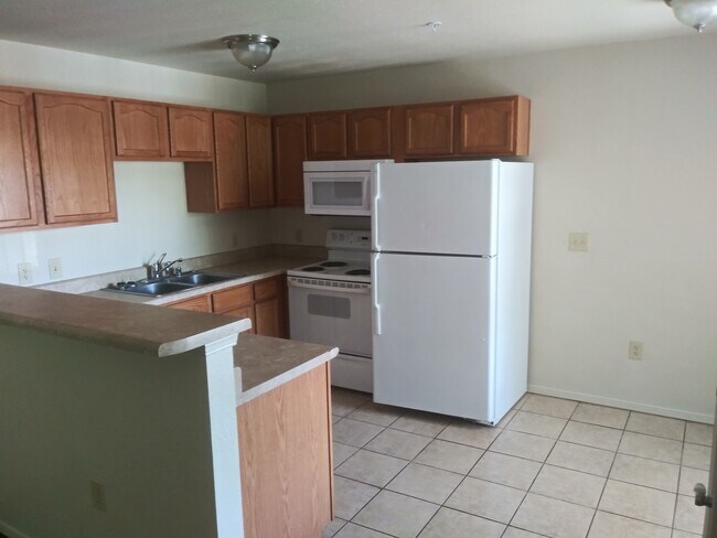 Building Photo - 2300 Stern Dr