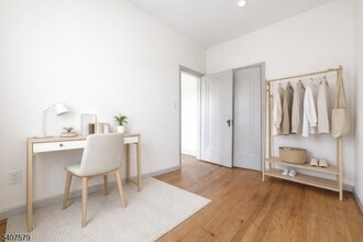 Building Photo - 265 N 17th St