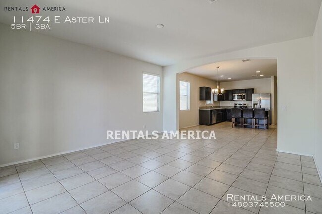Building Photo - Fabulous 5 Bedroom Magma Ranch Home W/3-Ca...