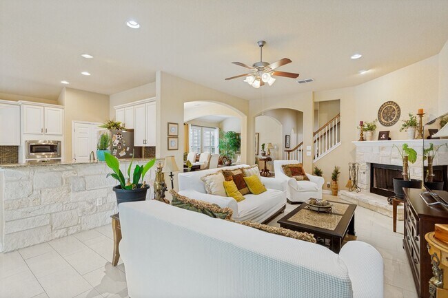 Building Photo - GORGEOUS 5-BEDROOM IN TRIANA SUBDIVISION