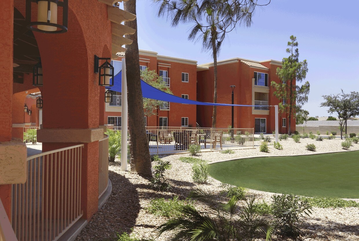 Casa Del Rio Apartments in Peoria, AZ