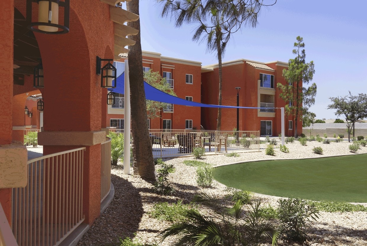 Casa Del Rio Apartments in Peoria, AZ