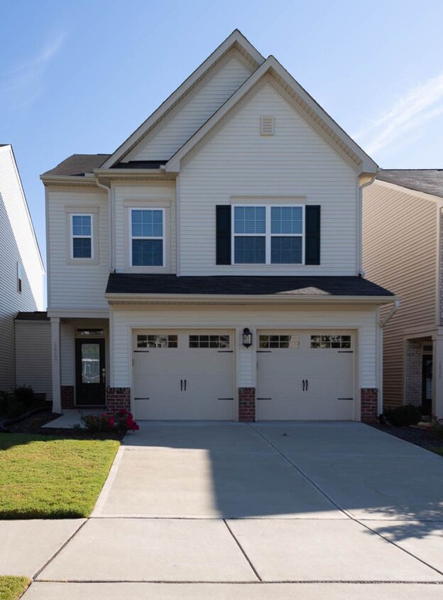 Primary Photo - Great Townhome Near Brier Creek