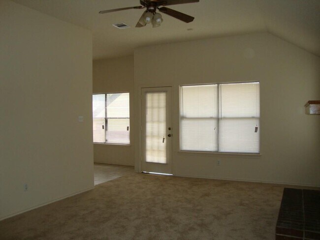 Foto del edificio - 1007 Black Locust Drive West