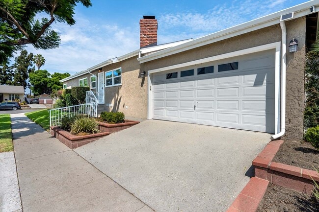 Photo - 4906 Fidler Ave (Lakewood, CA) House