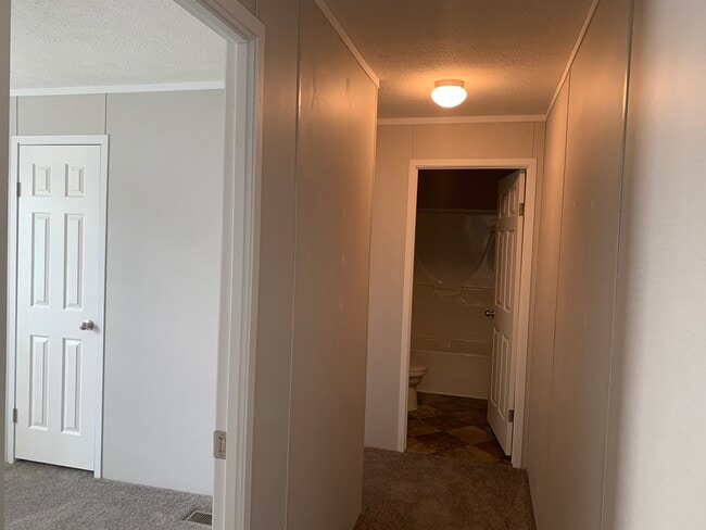 Building Photo - 316 Chevalier Dr