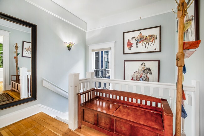 Entry room - 2184 NW Kearney St