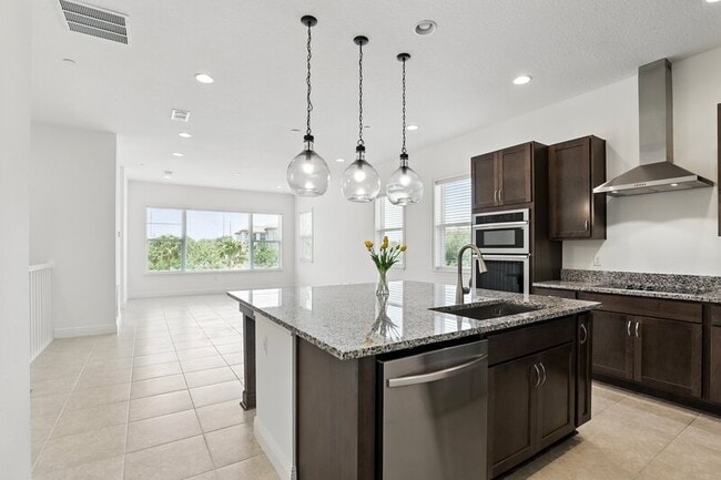 Building Photo - 10102 Sunnifa Aly