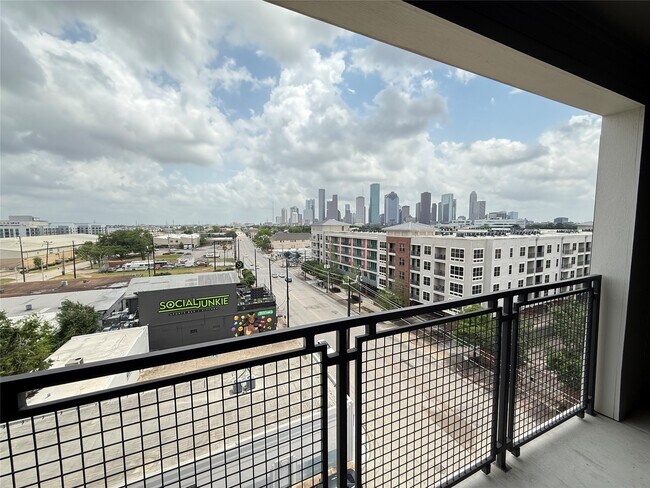 Foto del edificio - 2520 Washington Ave