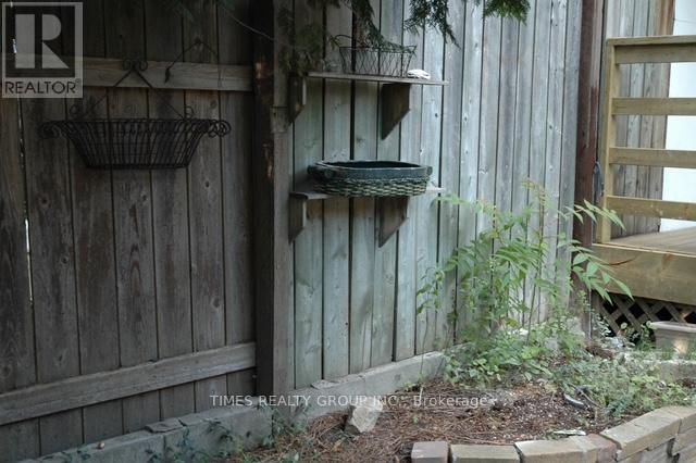 Photo du bâtiment - 16 Nasmith Ave