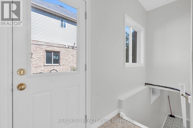 Building Photo - 134 Dawn Ave