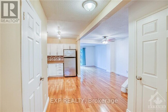 Building Photo - 55 Royal Field Crescent