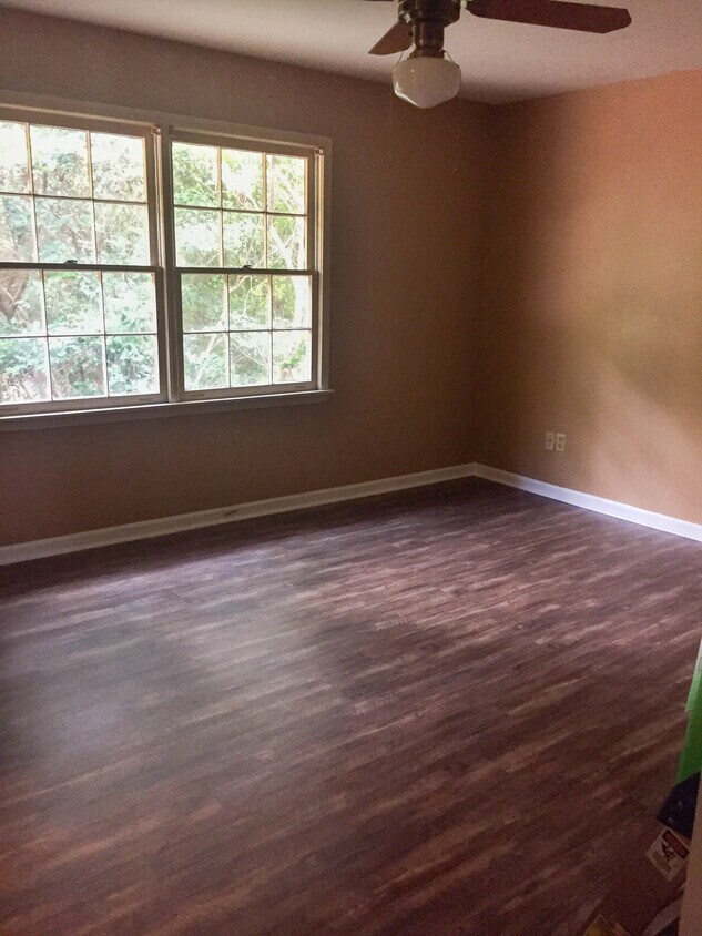 Foto principal - 4102 Landau Dr