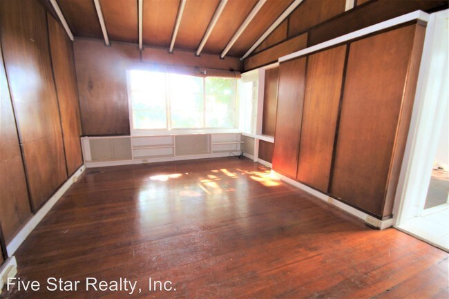 Building Photo - 2881 Pacific Heights Rd