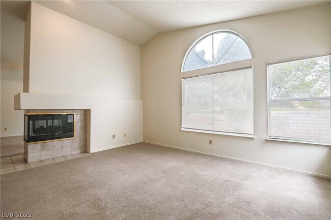 Building Photo - 9725 Horizon Hills Dr