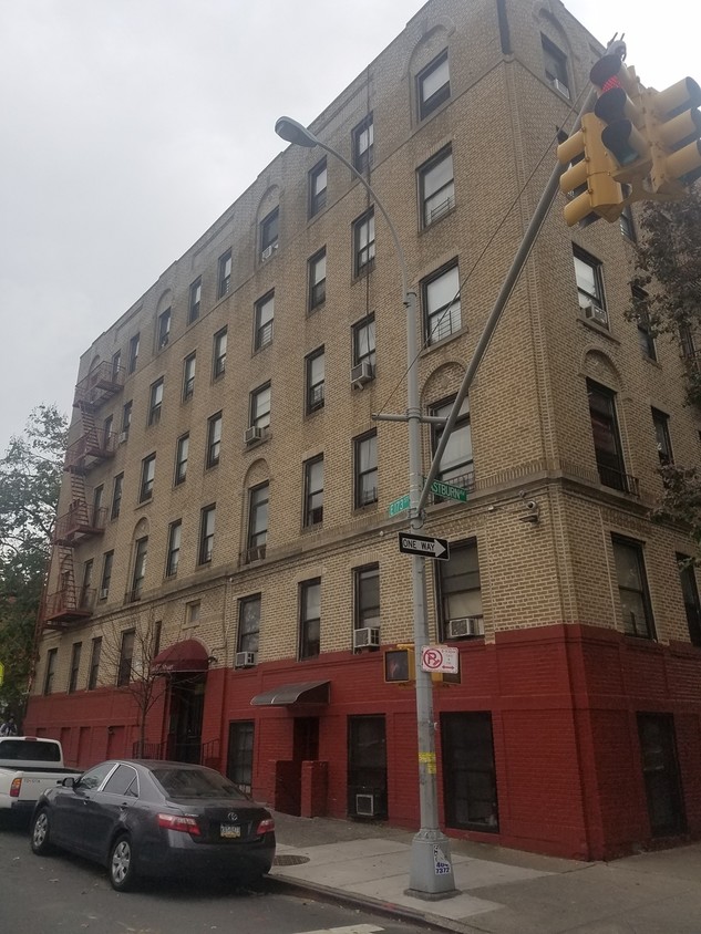 Foto del edificio - 230 E 173rd St