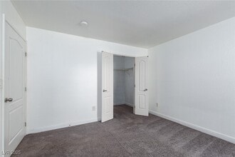 Building Photo - 5055 W Hacienda Ave