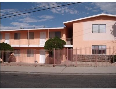 Foto del edificio - Desert Royal Apartments