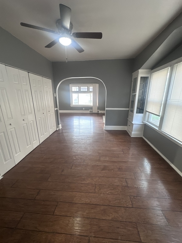 Foto del edificio - 4915 E 109th St