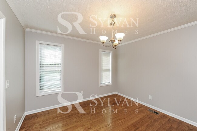 Foto del edificio - This lovely home is ready for your personal touch!