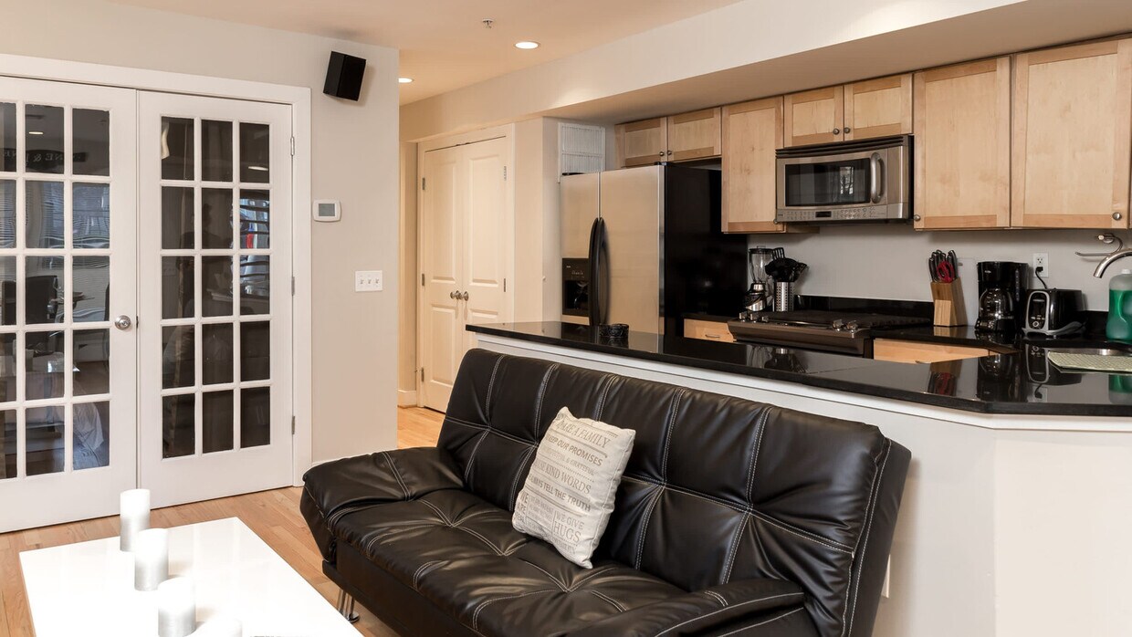 Foto principal - 1224 13th St NW