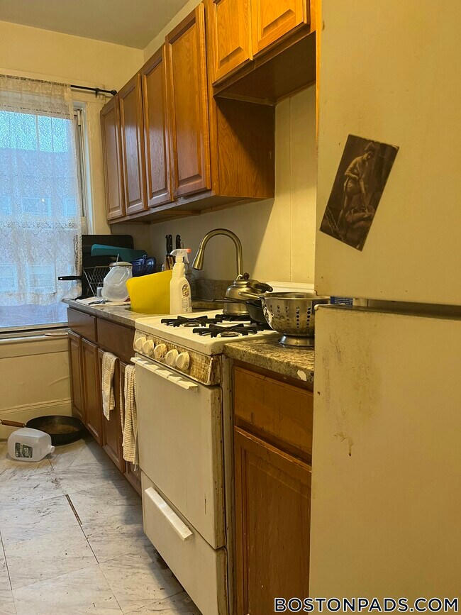 Building Photo - 157 Summer St