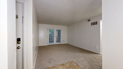 Interior Photo - Brookridge