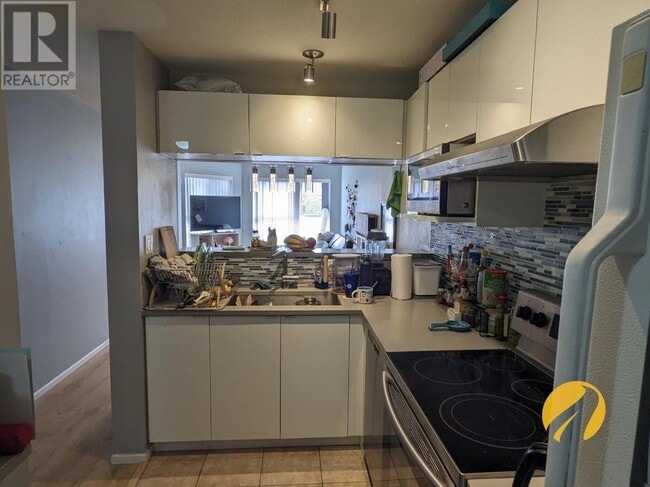 Photo du bâtiment - 511-511 W 7th Ave