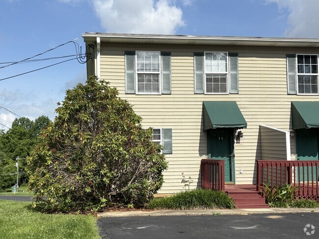 Building Photo - 2256 Forest Acres Dr