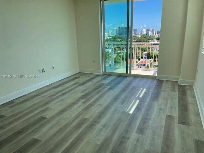 Foto del edificio - 3000 Coral Wy